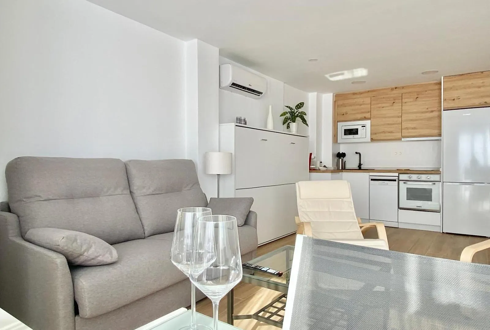 Abril Torrox Playa Apartment